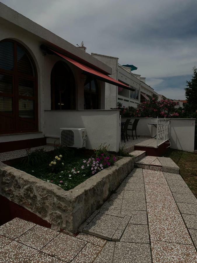Vila Tesmija バスカ エクステリア 写真
